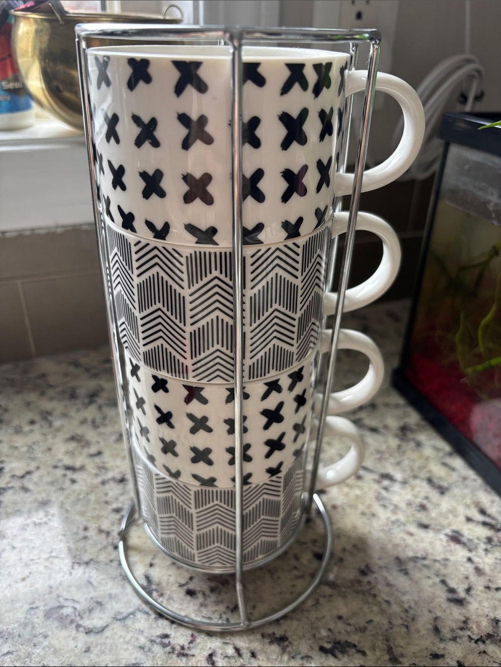 Black & White Patterned Stackable Ceramic Mug Set (4-Pack)